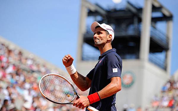 Djokovic_French_2012_05