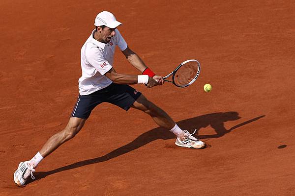 Djokovic_French_2012_14