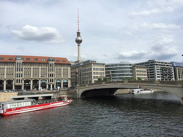 20150608_iPhone_Berlin_Museum_Wall_134.jpg