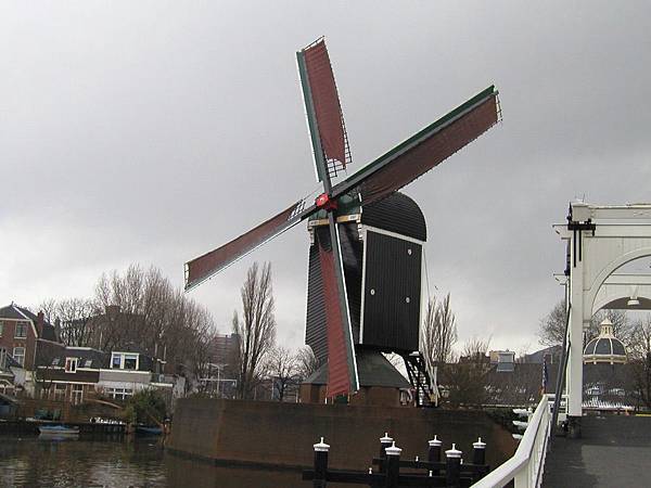 2003_Europe_Leiden_26.jpg