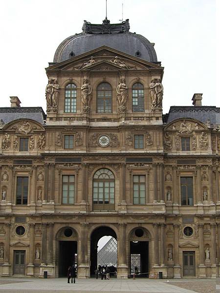 2003_Europe_Paris_105.jpg