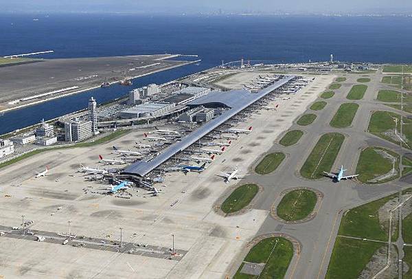 Kansai_Airport.jpg Kansai_Airport.jpg