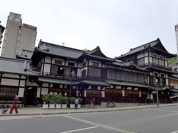 1008-08DogoOnsen.JPG