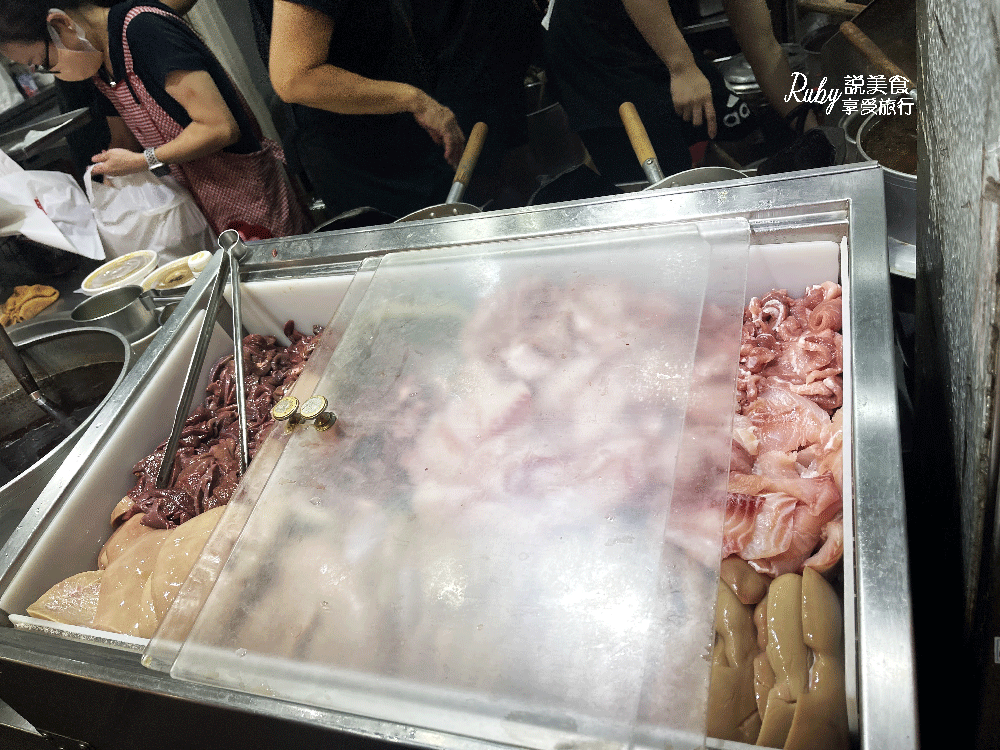 【台北中山區美食】阿圖麻油雞-永遠都在排隊的麻油雞，雞肉大塊