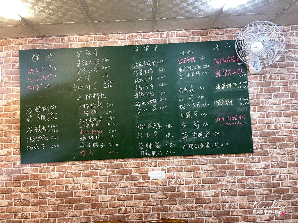 IMG_1627.jpg IMG_1627.jpg