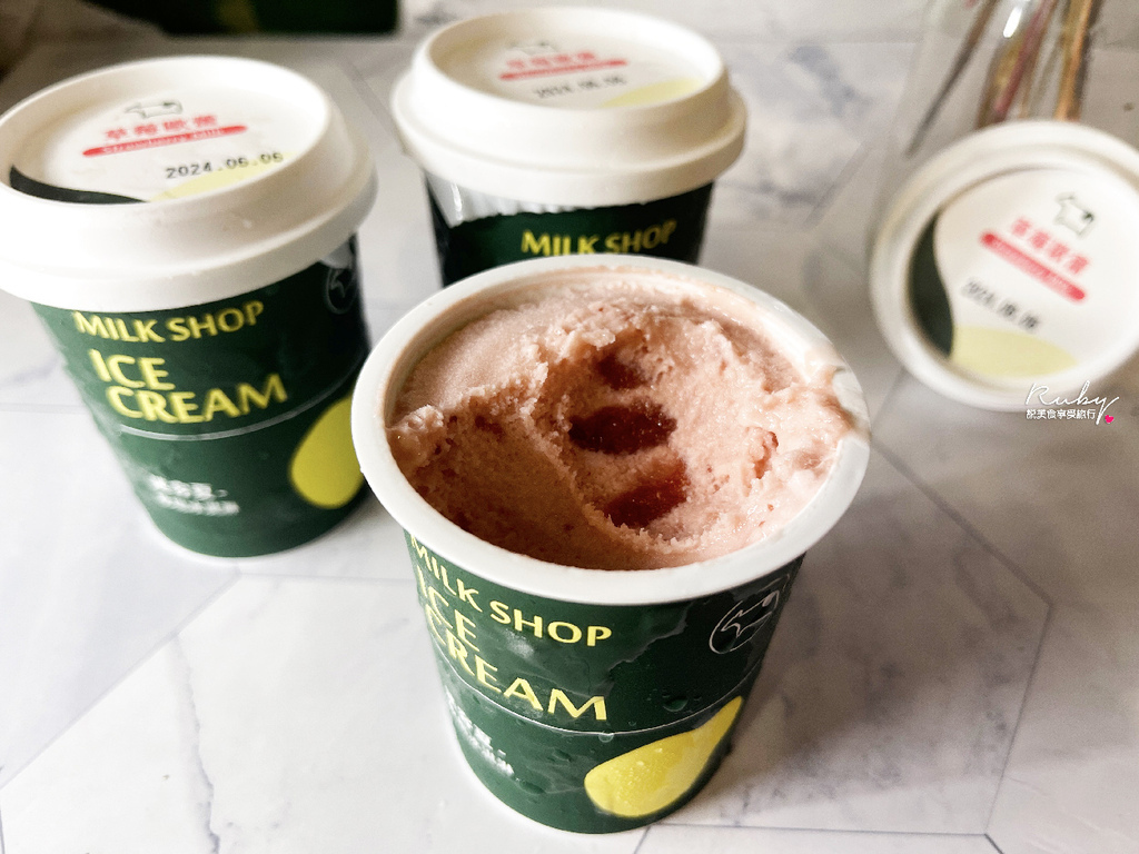 【迷客夏季節限定】迷客夏新品-草莓歐蕾牧場冰淇淋，每一口都酸