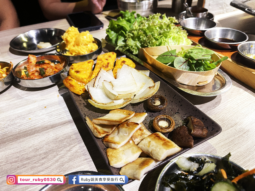 【東區韓式烤肉】燒酒烤烤豬(附菜單)-專人桌邊烤肉服務，韓式