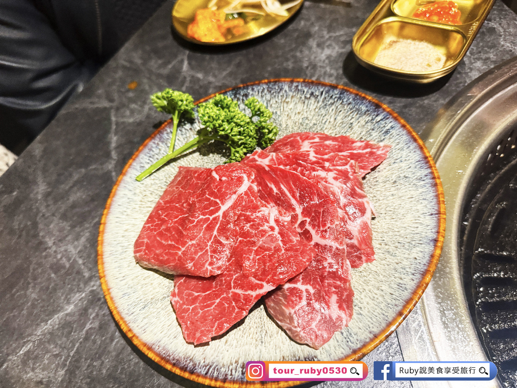 【台中燒肉】知肉極緻韓燒肉台中中科店-有特約停車場，專人代烤