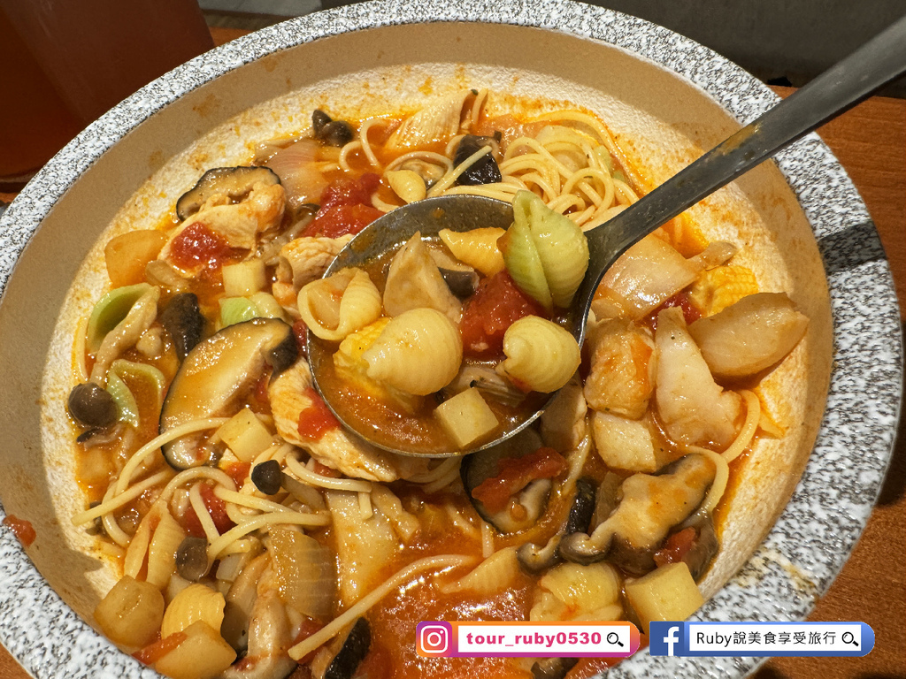【板橋美食】義匠義式湯麵-板橋陽明店-用湯做的義大利麵，料多