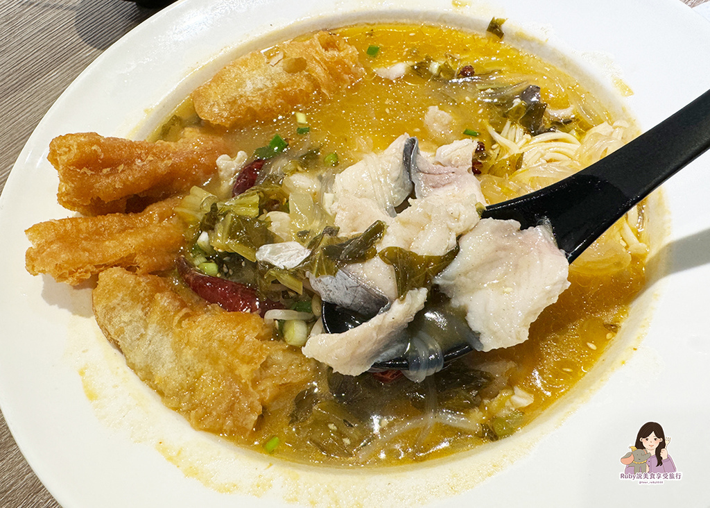 【板橋美食】官小二酸菜魚板橋店附菜單,一個人也可以吃酸菜魚,