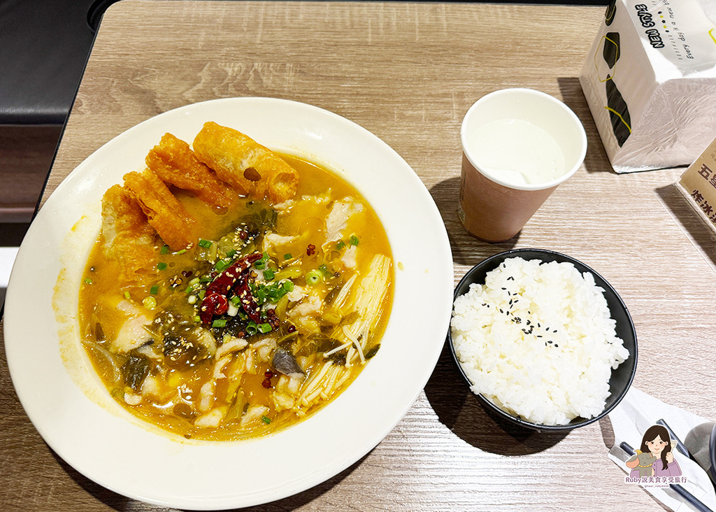 【板橋美食】官小二酸菜魚板橋店附菜單,一個人也可以吃酸菜魚,