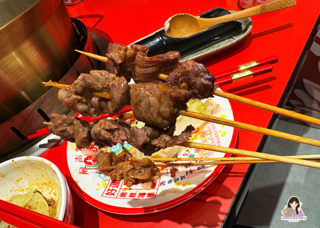 【大安區美食】壹直串麻辣鴛鴦附菜單,麻辣串串均一價12元,餐 【大安區美食】壹直串麻辣鴛鴦附菜單,麻辣串串均一價12元,餐