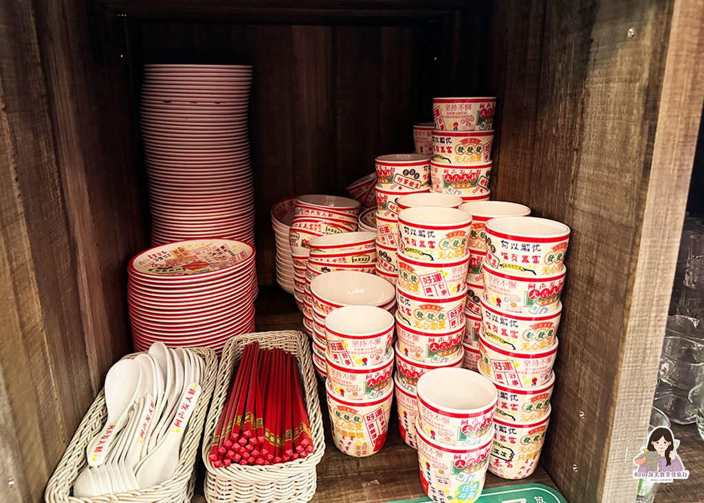 【大安區美食】壹直串麻辣鴛鴦附菜單,麻辣串串均一價12元,餐 【大安區美食】壹直串麻辣鴛鴦附菜單,麻辣串串均一價12元,餐