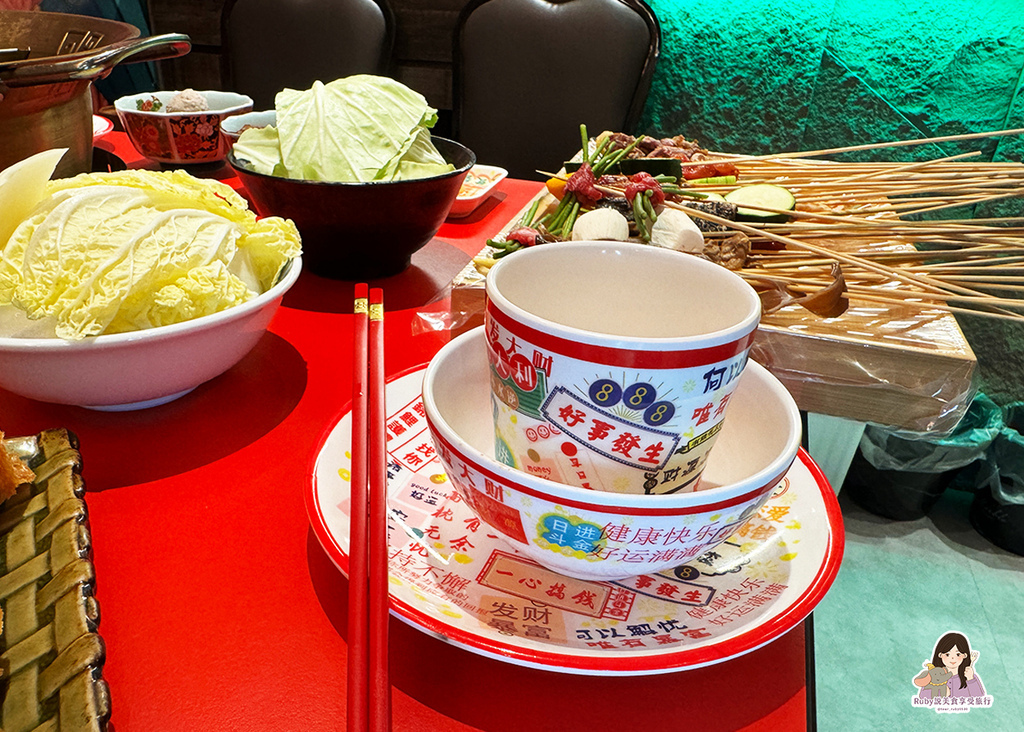 【大安區美食】壹直串麻辣鴛鴦附菜單,麻辣串串均一價12元,餐 【大安區美食】壹直串麻辣鴛鴦附菜單,麻辣串串均一價12元,餐