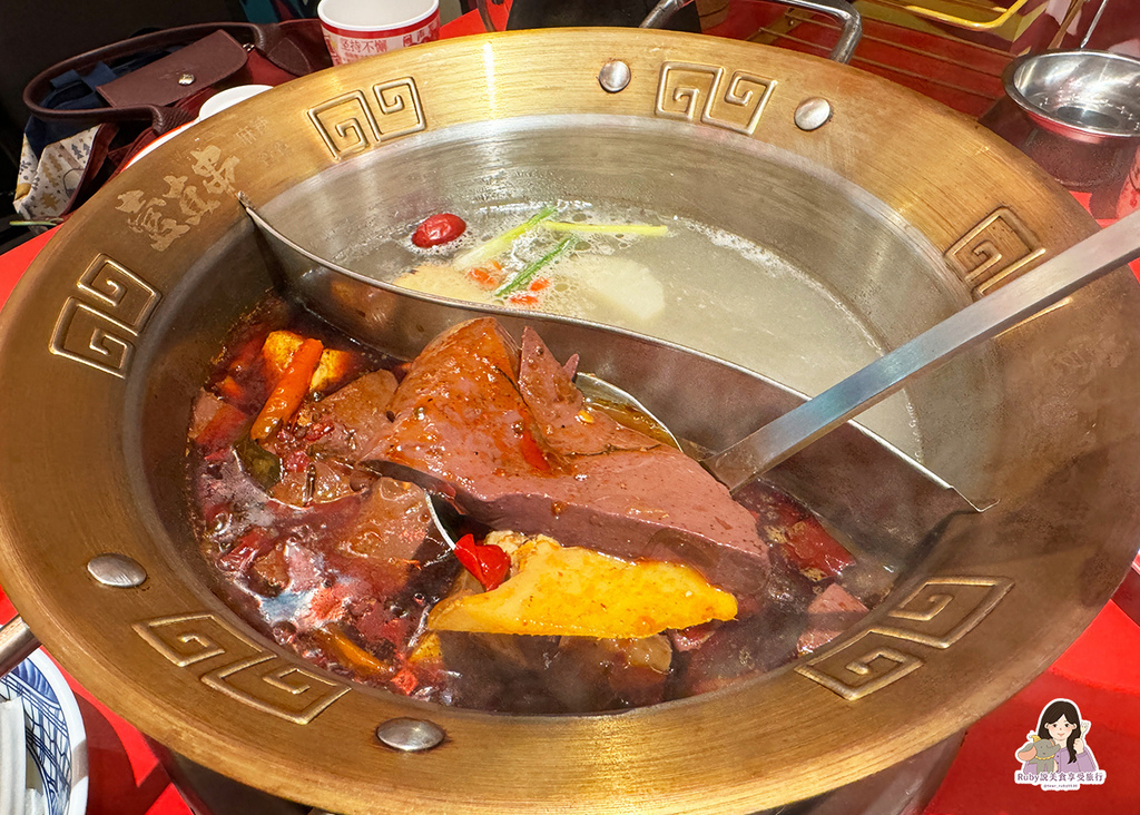 【大安區美食】壹直串麻辣鴛鴦附菜單,麻辣串串均一價12元,餐 【大安區美食】壹直串麻辣鴛鴦附菜單,麻辣串串均一價12元,餐