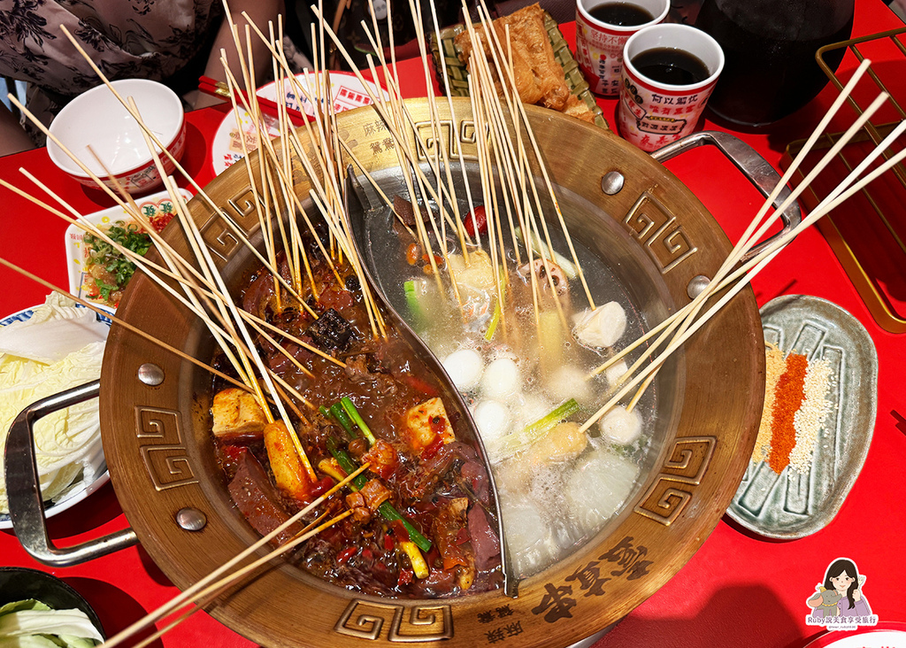 【大安區美食】壹直串麻辣鴛鴦附菜單,麻辣串串均一價12元,餐 【大安區美食】壹直串麻辣鴛鴦附菜單,麻辣串串均一價12元,餐