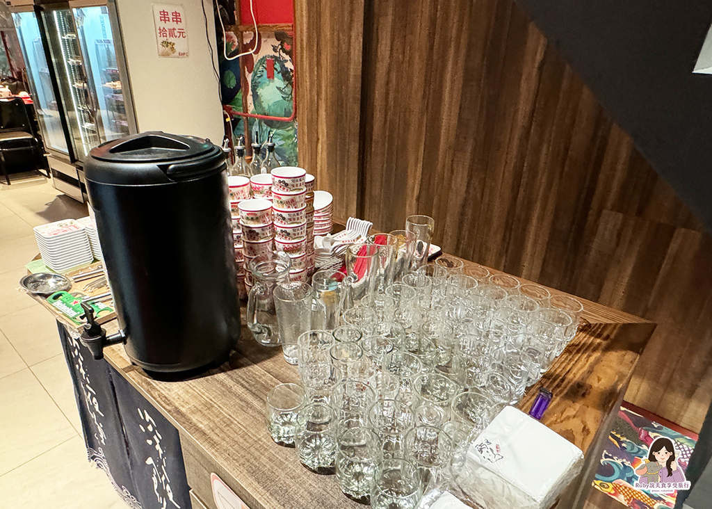 【大安區美食】壹直串麻辣鴛鴦附菜單,麻辣串串均一價12元,餐 【大安區美食】壹直串麻辣鴛鴦附菜單,麻辣串串均一價12元,餐