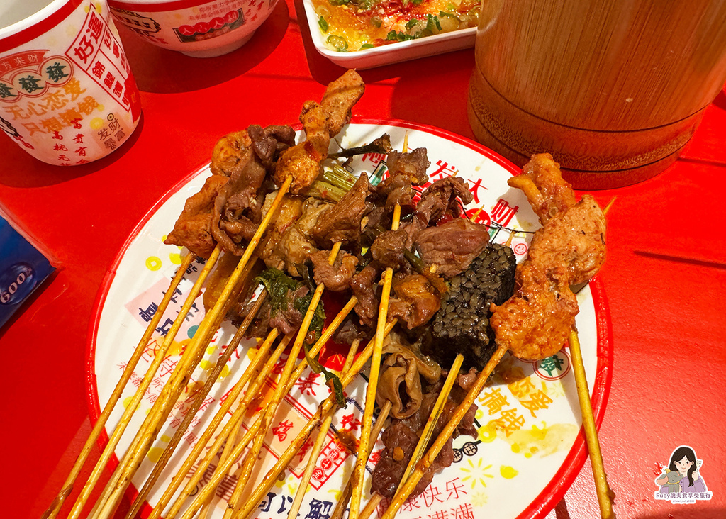 【大安區美食】壹直串麻辣鴛鴦附菜單,麻辣串串均一價12元,餐 【大安區美食】壹直串麻辣鴛鴦附菜單,麻辣串串均一價12元,餐