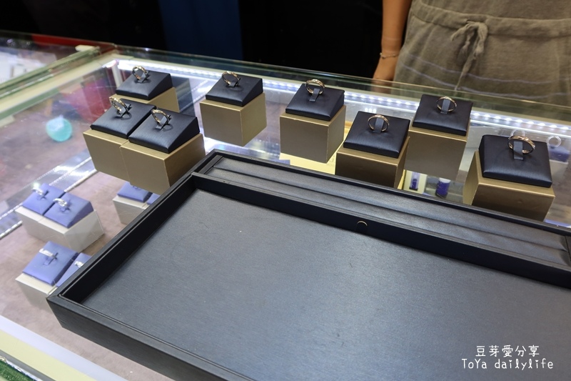 「承豐珠寶」自己的婚戒自己做 銀戒還可轉換成鉑金戒《豆芽忙結婚關於小物》 394 IMG_9825.JPG