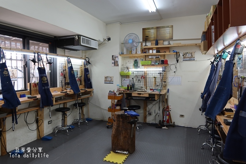 「承豐珠寶」自己的婚戒自己做 銀戒還可轉換成鉑金戒《豆芽忙結婚關於小物》 414 IMG_9839.JPG