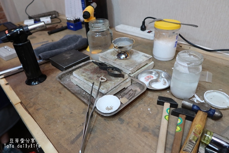 「承豐珠寶」自己的婚戒自己做 銀戒還可轉換成鉑金戒《豆芽忙結婚關於小物》 470 IMG_9889.JPG