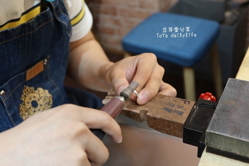 「承豐珠寶」自己的婚戒自己做 銀戒還可轉換成鉑金戒《豆芽忙結婚關於小物》 484 IMG_9941.JPG