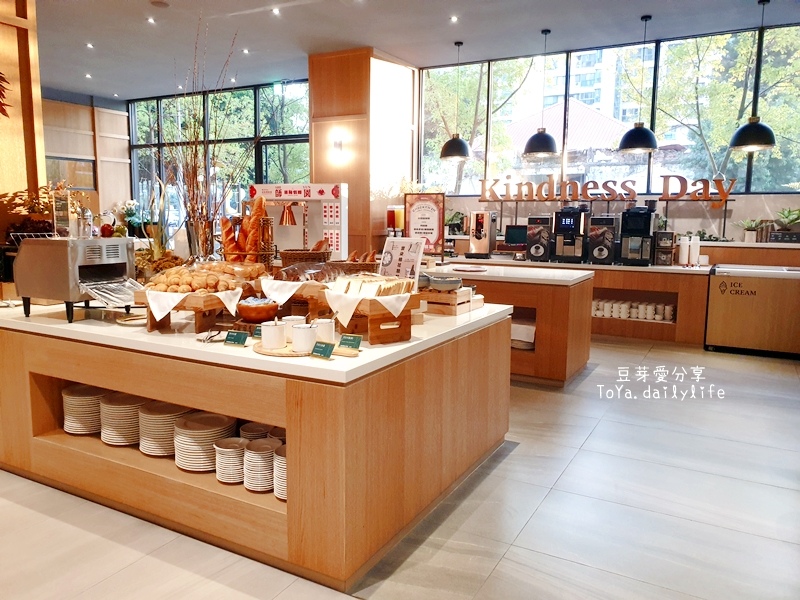 「康橋慢旅」早餐宵夜吃到飽,康橋系列最新質感旅館《豆芽愛住在台南》 540 20220109_070608.jpg