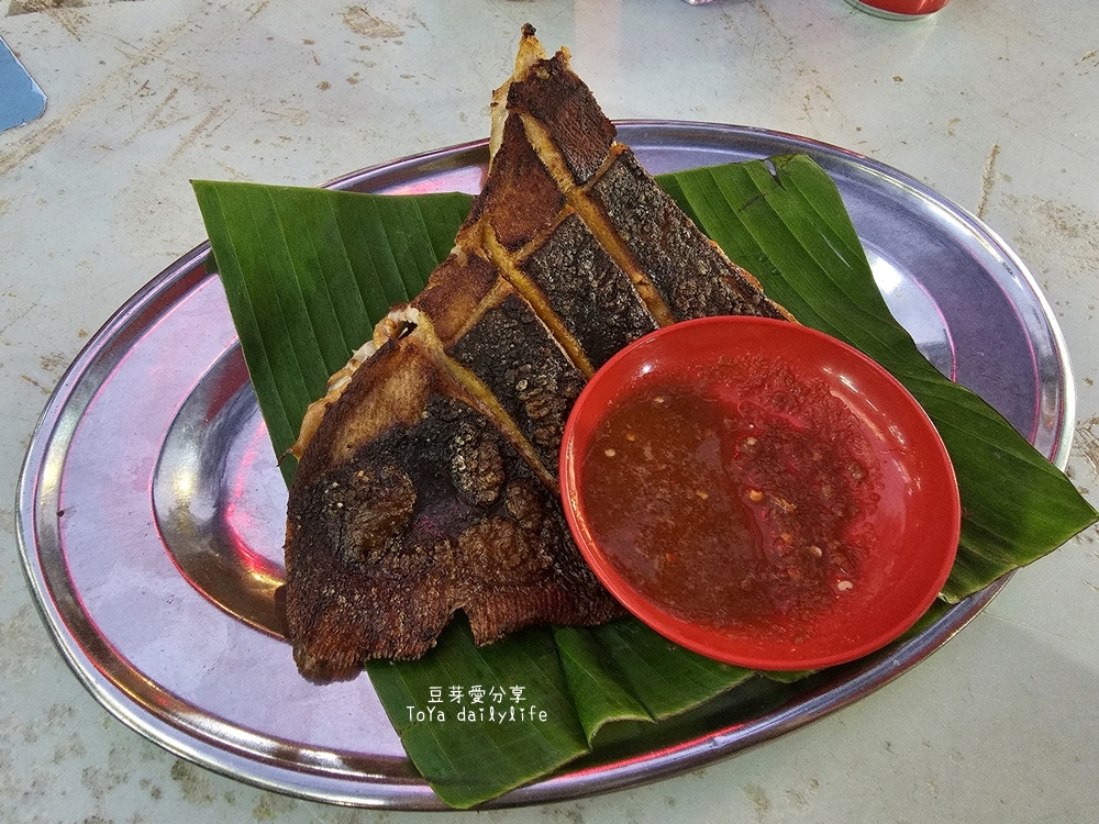 黃亞華小食店｜位於亞羅街擁有四間店面 生意超好的餐廳 魔鬼魚