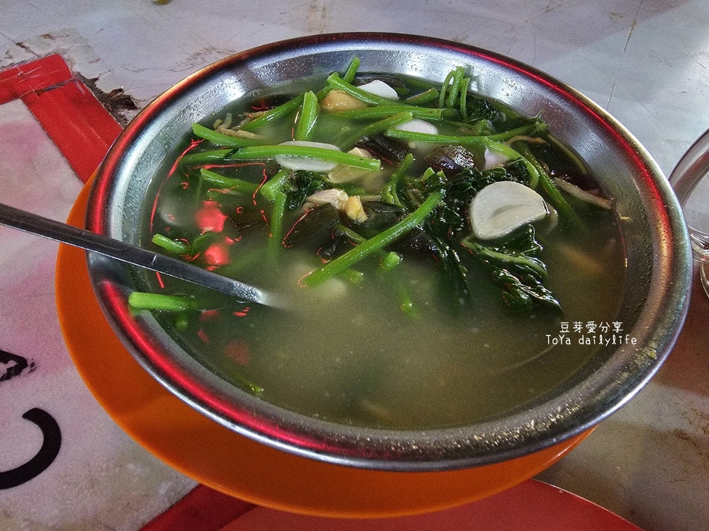 黃亞華小食店｜位於亞羅街擁有四間店面 生意超好的餐廳 魔鬼魚