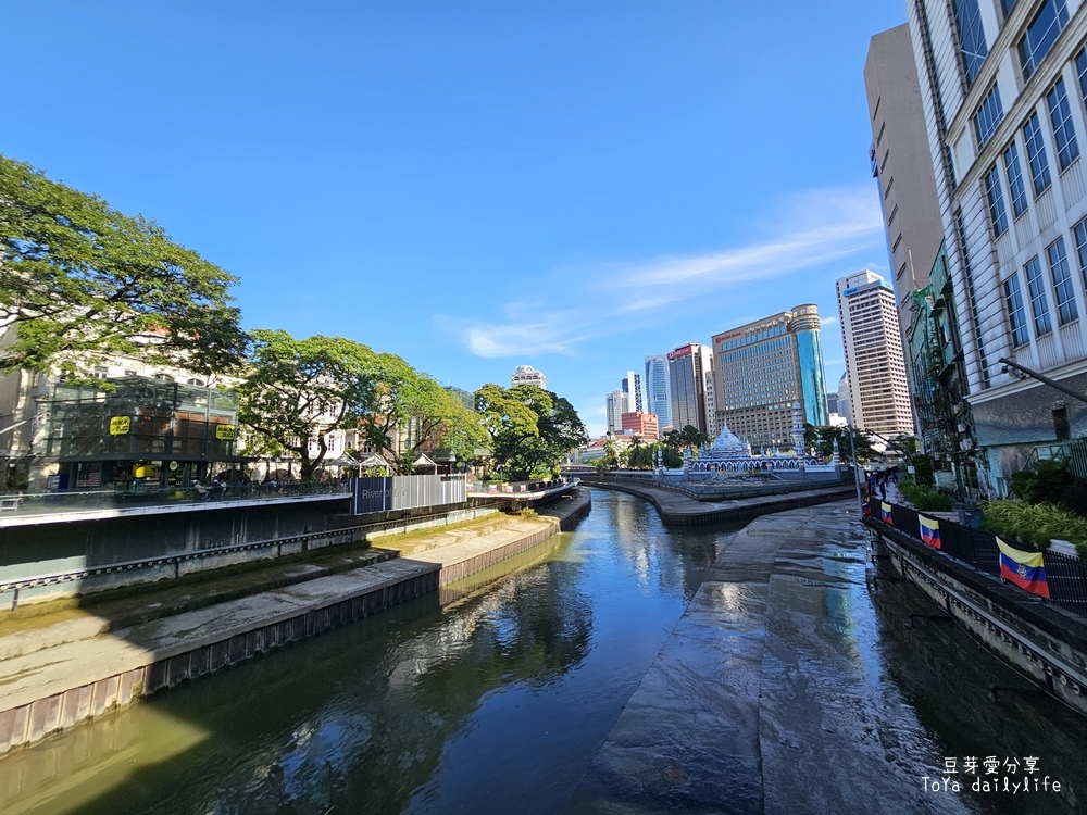 吉隆坡市區巡禮｜市區悠閒漫步 看看美麗又具特色的建築物們 .