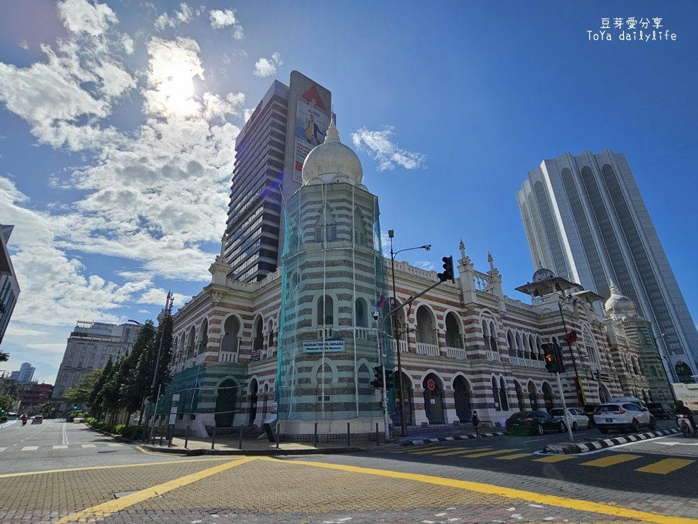 吉隆坡市區巡禮｜市區悠閒漫步 看看美麗又具特色的建築物們 .
