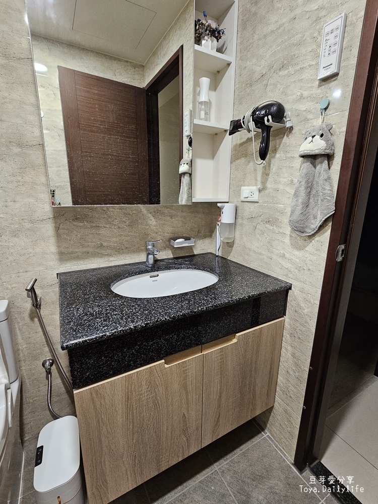 浴室裝潢細節分享｜鏡櫃做起來！浴櫃簡單收納櫃 彈性大好規劃 