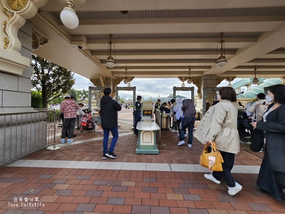 東京迪士尼樂園一日遊攻略｜預約SP券到商店轉「40週年限定扭