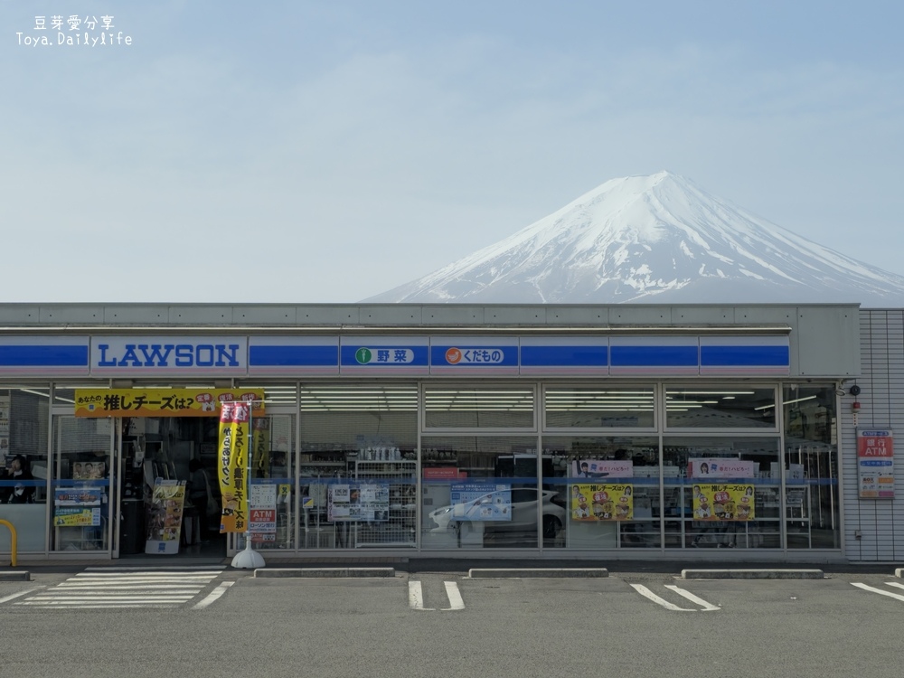 下吉田街道 . LAWSON . 平交道｜在河口湖蒐集不同角