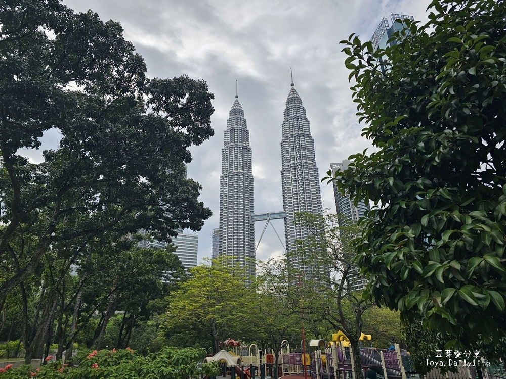 吉隆坡國油雙峰塔 KLCC｜各個角度拍攝壯觀的雙子星塔 . 