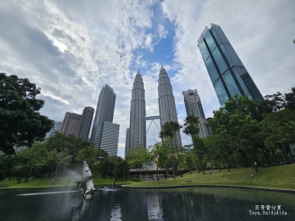 吉隆坡國油雙峰塔 KLCC｜各個角度拍攝壯觀的雙子星塔 . 