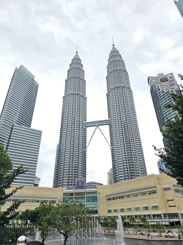 吉隆坡國油雙峰塔 KLCC｜各個角度拍攝壯觀的雙子星塔 . 