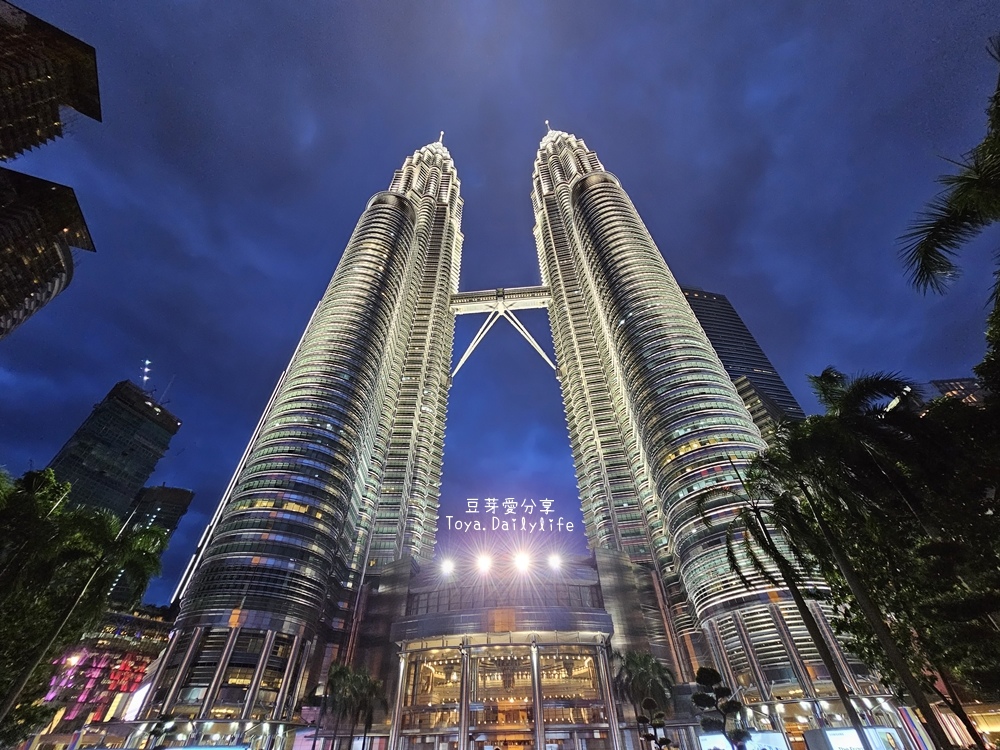 吉隆坡國油雙峰塔 KLCC｜各個角度拍攝壯觀的雙子星塔 . 