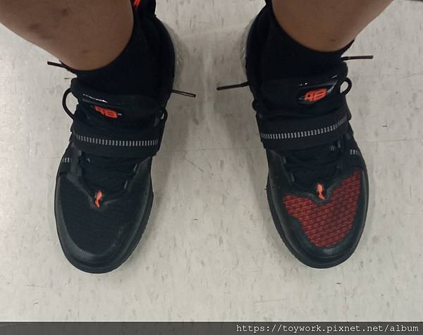 狂怒一代改鞋頭色