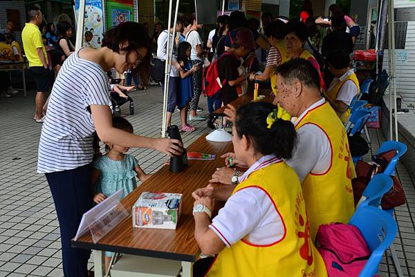105.06.05 立蛋粽夏慶端午_6924.jpg