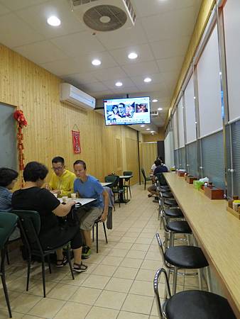 淡水彩拉麵-店內裝潢