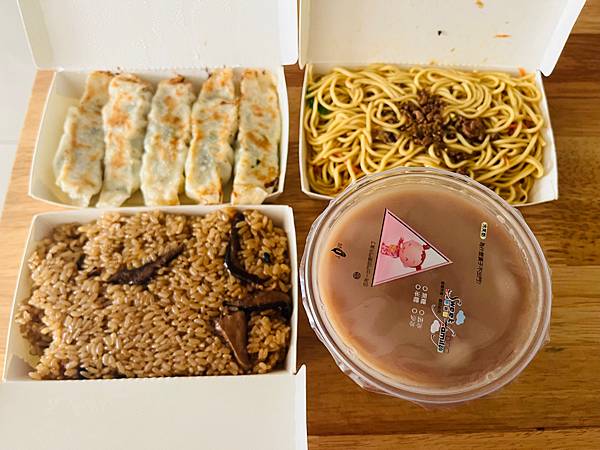 【好食】苗栗竹南*「青晨早店」之客式早餐推薦香Q油飯/客式炒