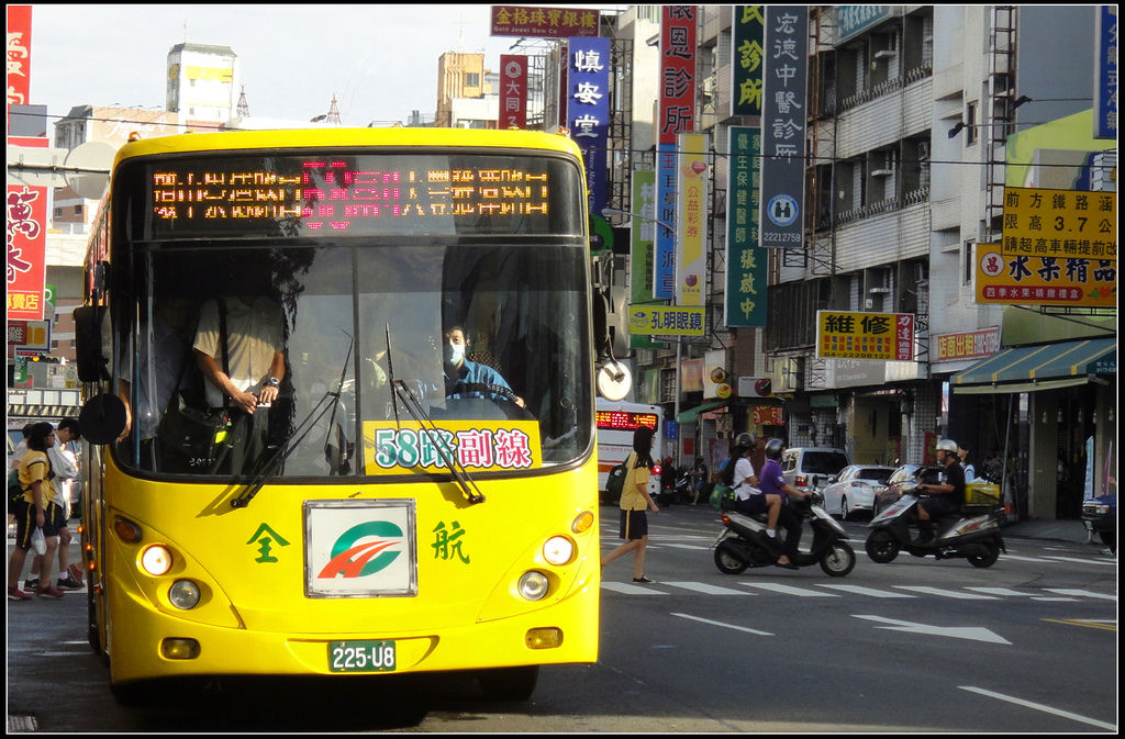 全航客運新線上路~58副線 104年8月28日(五)起58副線上路營運 最近發現58副線連行先牌都蠻特別的 暑假前這個時段07:10(第三市場時間)大部分都是出現58正班車...58副線為開學新設路線 20150901全航客運原北客櫻花車@第三市場 資料.路線圖來源~~http://www.chbus.com.tw/