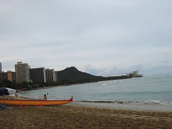 20110512 清晨人還少的waikiki beach