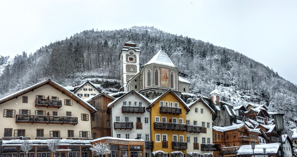 奧地利·哈爾施塔特 Hallstatt | 走進冰天雪地的童