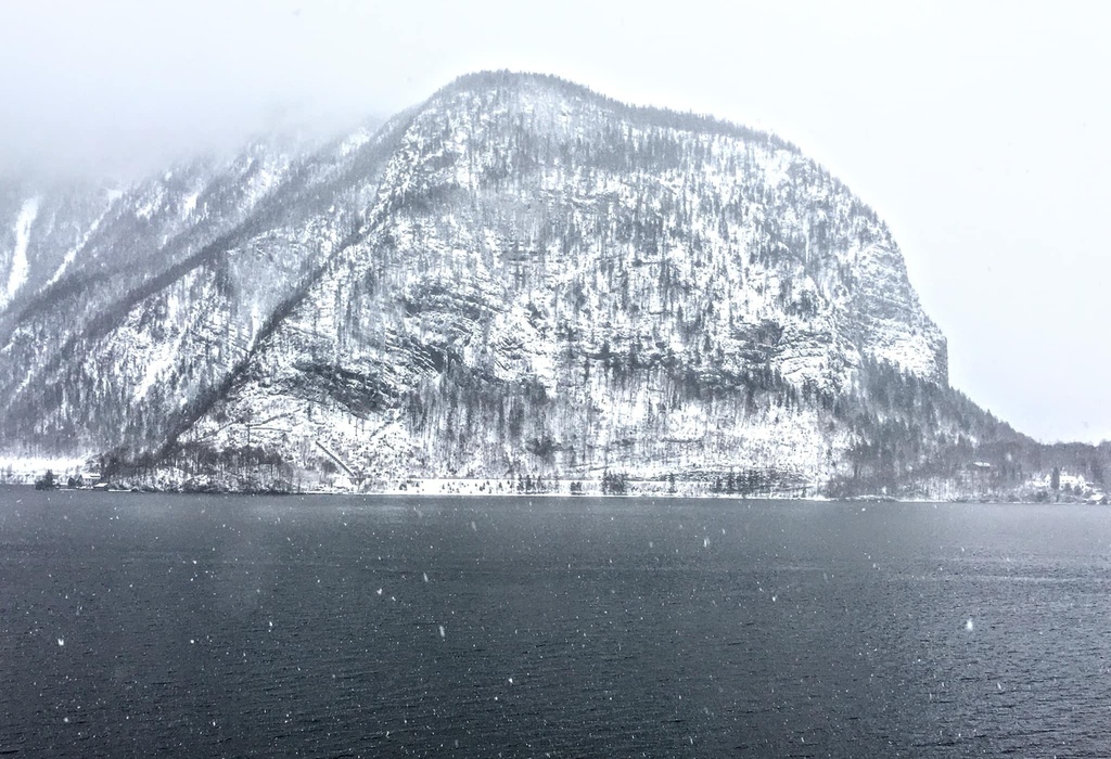 奧地利·哈爾施塔特 Hallstatt | 走進冰天雪地的童