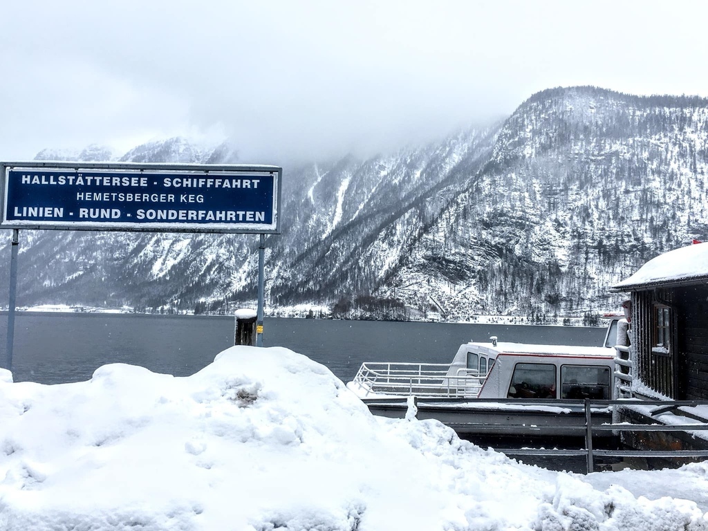 奧地利·哈爾施塔特 Hallstatt | 走進冰天雪地的童