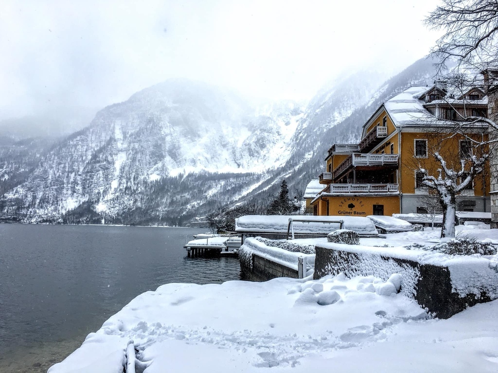 奧地利·哈爾施塔特 Hallstatt | 走進冰天雪地的童