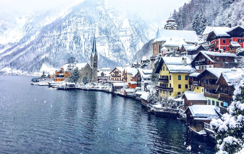 奧地利·哈爾施塔特 Hallstatt | 走進冰天雪地的童