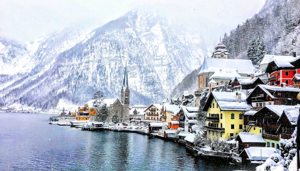 奧地利·哈爾施塔特 Hallstatt | 走進冰天雪地的童